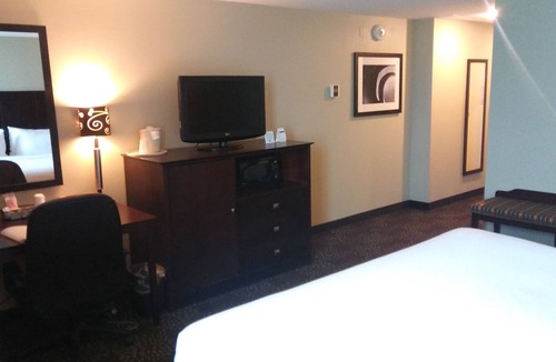 Green Tree Hotel | Holiday Inn Express & Suites Pittsburgh West - Greentree by IHG
