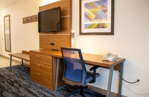 Weston Hotel | Holiday Inn Express & Suites Wausau by IHG