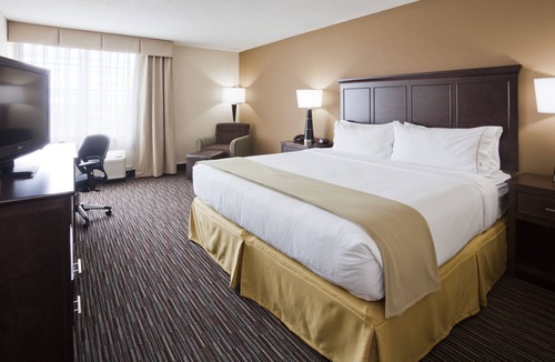 Willmar Hotel | Holiday Inn Express & Suites Willmar by IHG