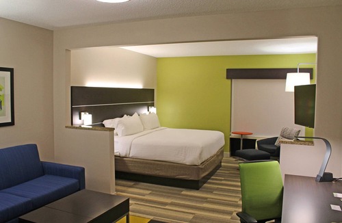 Cape Girardeau Hotel | Holiday Inn Express Hotel & Suites Cape Girardeau I-55 by IHG