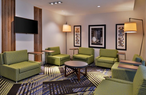 Marshalltown Hotel | Holiday Inn Express & Suites Marshalltown by IHG