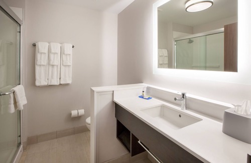 Nebraska City Hotel | Holiday Inn Express and Suites Nebraska City by IHG