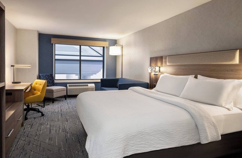North Syracuse Hotel | Holiday Inn Express Syracuse Airport by IHG