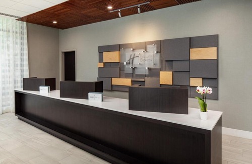 Mount Vernon Triangle Hotel | Holiday Inn Express Washington DC Downtown by IHG