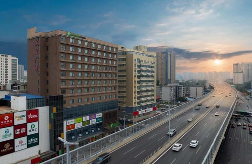 Jinshui District Hotel | Holiday Inn Express Zhengzhou Nongye Road by IHG