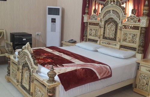 Sukkur Hotel | Holiday Inn Guest House