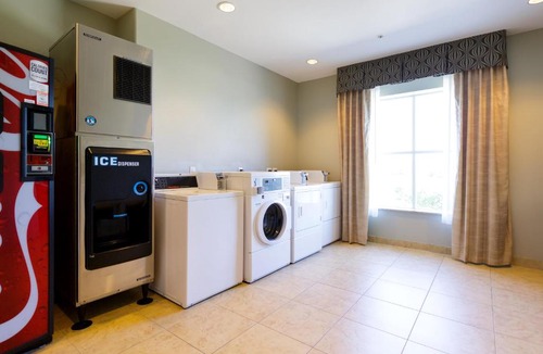 Webster Hotel | Holiday Inn Houston-Webster by IHG