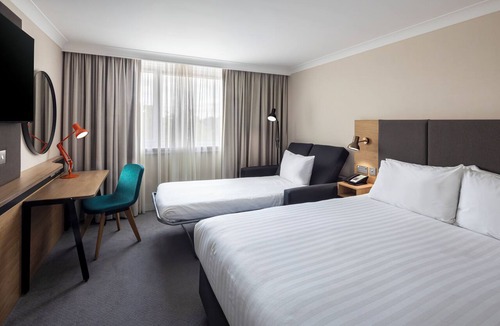 Hookwood Hotel | Holiday Inn London-Gatwick Airport by IHG