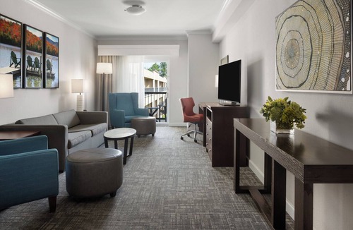 Lake George Hotel | Holiday Inn Resort Lake George - Adirondack Area by IHG