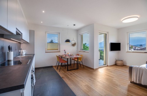 St. Michael/San Michele Apartment | Holiday Apartment 'Meine Bleibe - Terra' with Mountain View, Garden & Wi-Fi