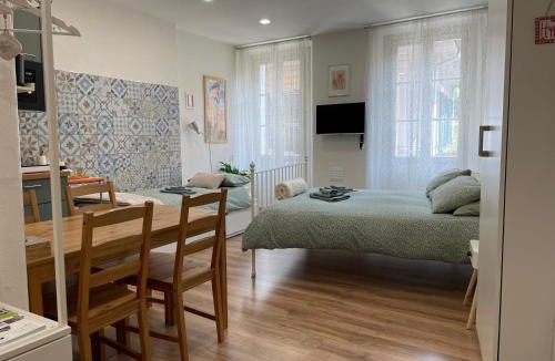 Intra Apartment | Holiday Studio in Centro Storico Intra