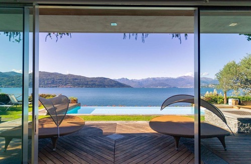 Ispra Villa | holiday vacation large villa rental italy, italian lakes district, lake maggiore, lakeside, pool, walk to town, air cond