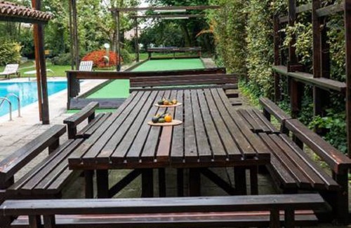 Cappella De' Picenardi House | Holidays with swimming pool in a former country school from 1885