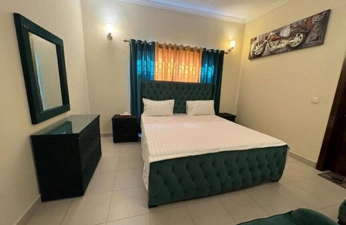 Karachi District Hotel | Holidazzle Villa