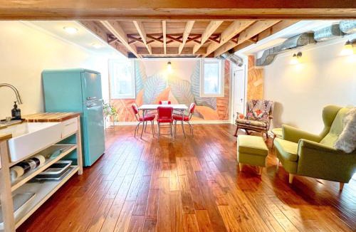 Laurelhurst Apartment | Holladay Haven