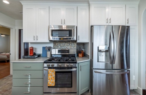 Canyon Rim House | Hollander Heritage House | Yard, Pets, Air Hockey