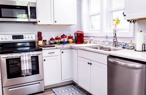 Smithsburg House | Hollow Hideaway is just the place if you looking to get away and relax.