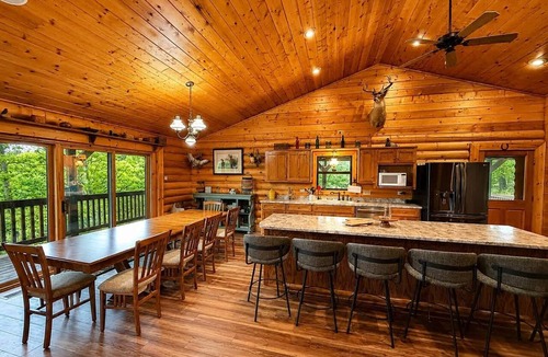 Roach House | Hollow Tree Lodge with Game Room