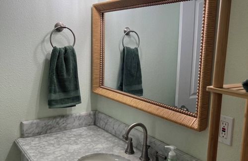 Sequim Cottage | Holly House in Sequim