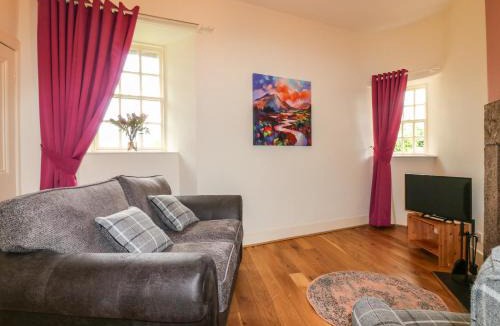 Aberdeen House | Holly Leaf Cottage - Drum Castle Estate