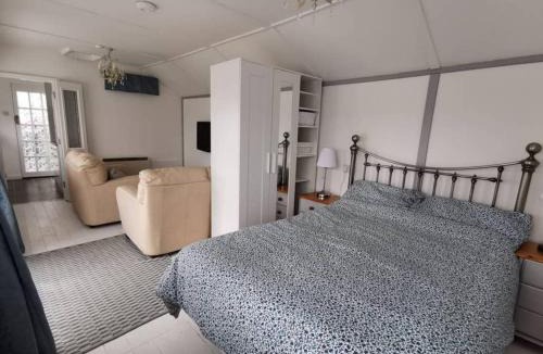 Whitstable House | HOLLYDENE LODGE