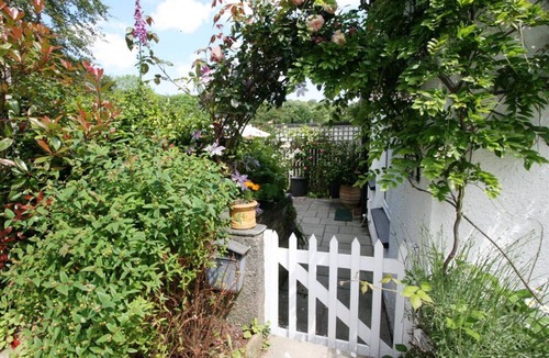 Bodmin Cottage | Hollyhocks Cottage, on the Camel Trail