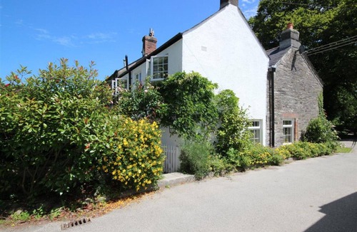 Bodmin Cottage | Hollyhocks Cottage, on the Camel Trail