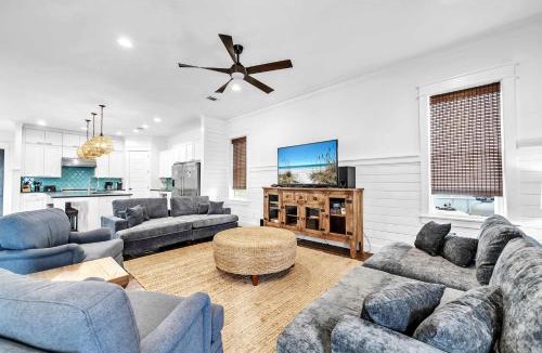 Frangista Beach House | Hollywood & Divine