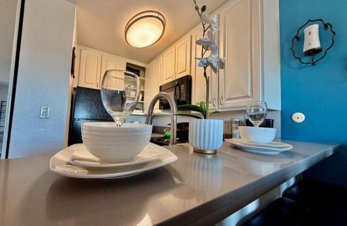 Rampart Village Apartment | Hollywood Studio with Pool, Parking, Gym & Sign View