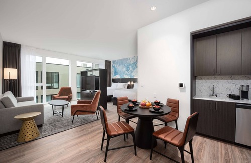 Central Area Hotel | Holman Riverfront Park Hotel Salem, Tapestry by Hilton
