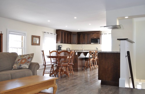 Summerside Hotel | Holman's Heritage Suites