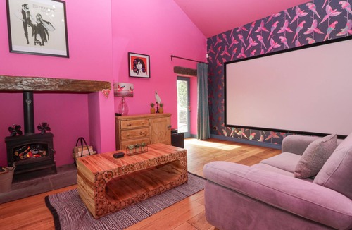 Yealand Redmayne Cottage | HOLMERE BANK, pet friendly, with open fire in Carnforth