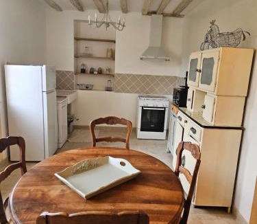 Sainpuits House | Holy Cottage