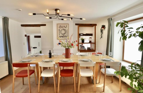 Palenge House | Holy Gite 10