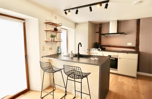 Palenge House | Holy Gite 10