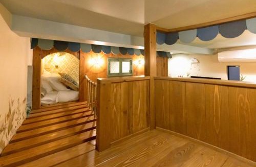 Nakano House | Holy House