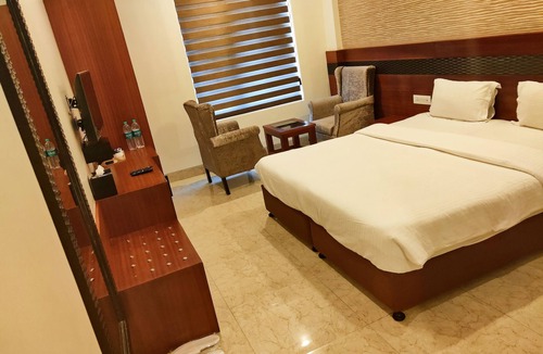 Tapovan Hotel | Holy River Hotel