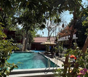 Kampot Hotel | Holy Villa