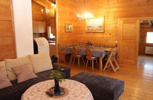 Eging am See Apartment | Holzkastl