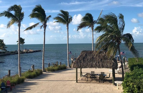 Marathon House | 🌸Home(#3) BIKINI👙 BOTTOM (Partial View Property-approximately 200 ft from private beach entrance🌸