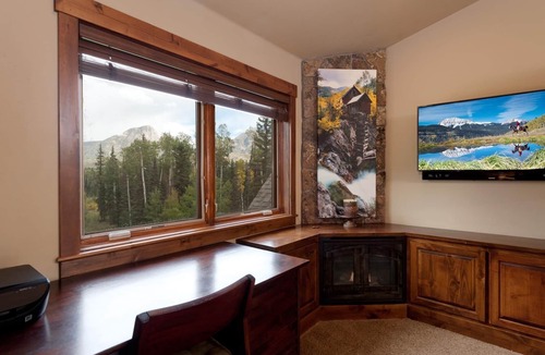 Purgatory House | Home Across from Purg - Views, Deck/Fire Pit/Ping Pong/Shuffleboard
