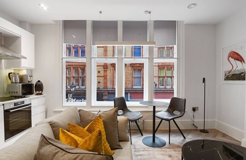 Reading City Centre Apartment | Home Away From Home 2 Bedroom 2 Bathroom Reading