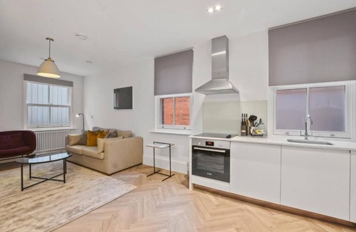 Reading City Centre Apartment | Home Away From Home 2 Bedroom 2 Bathroom Reading