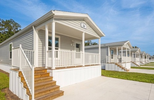 Fellowship House | Home Away From Home Perfect for Family w/Pets |Pool & Gym Access + Free Parking
