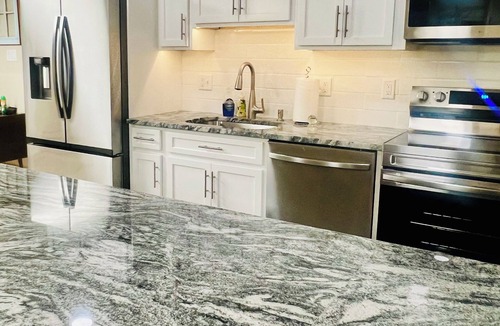 Melrose House | Home away from Home! Private with gorgeous lush views and room to spread out!