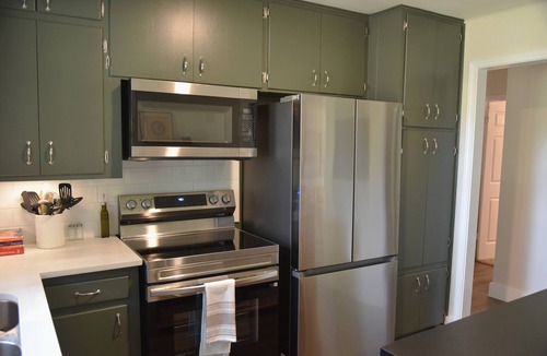 Temple House | Home Away From Home; Private Yard, Pet-Friendly, 5 Minutes From S & W