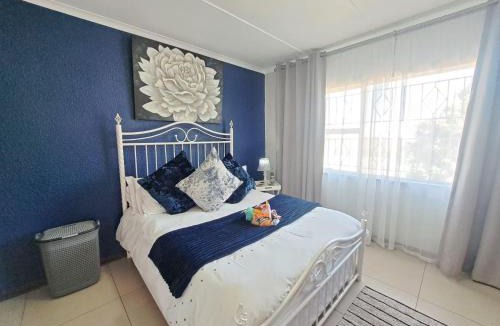 Brakpan House | @ Home Bed & Breakfast