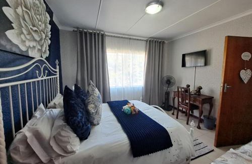 Brakpan House | @ Home Bed & Breakfast