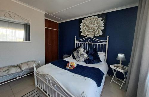 Brakpan House | @ Home Bed & Breakfast