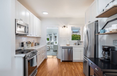 The Bowl of Edmonds House | Home & Carriage House Views Dogs Welcome BBQ